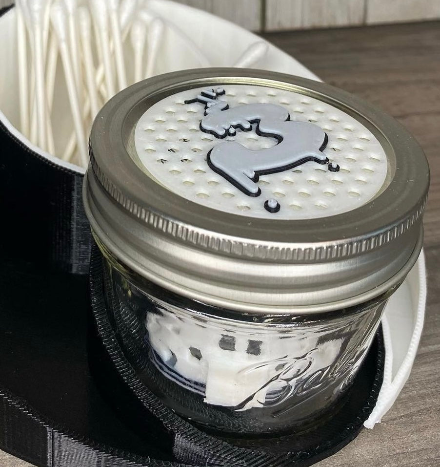 Mini isoak mason jar for cleaning your glass and quartz