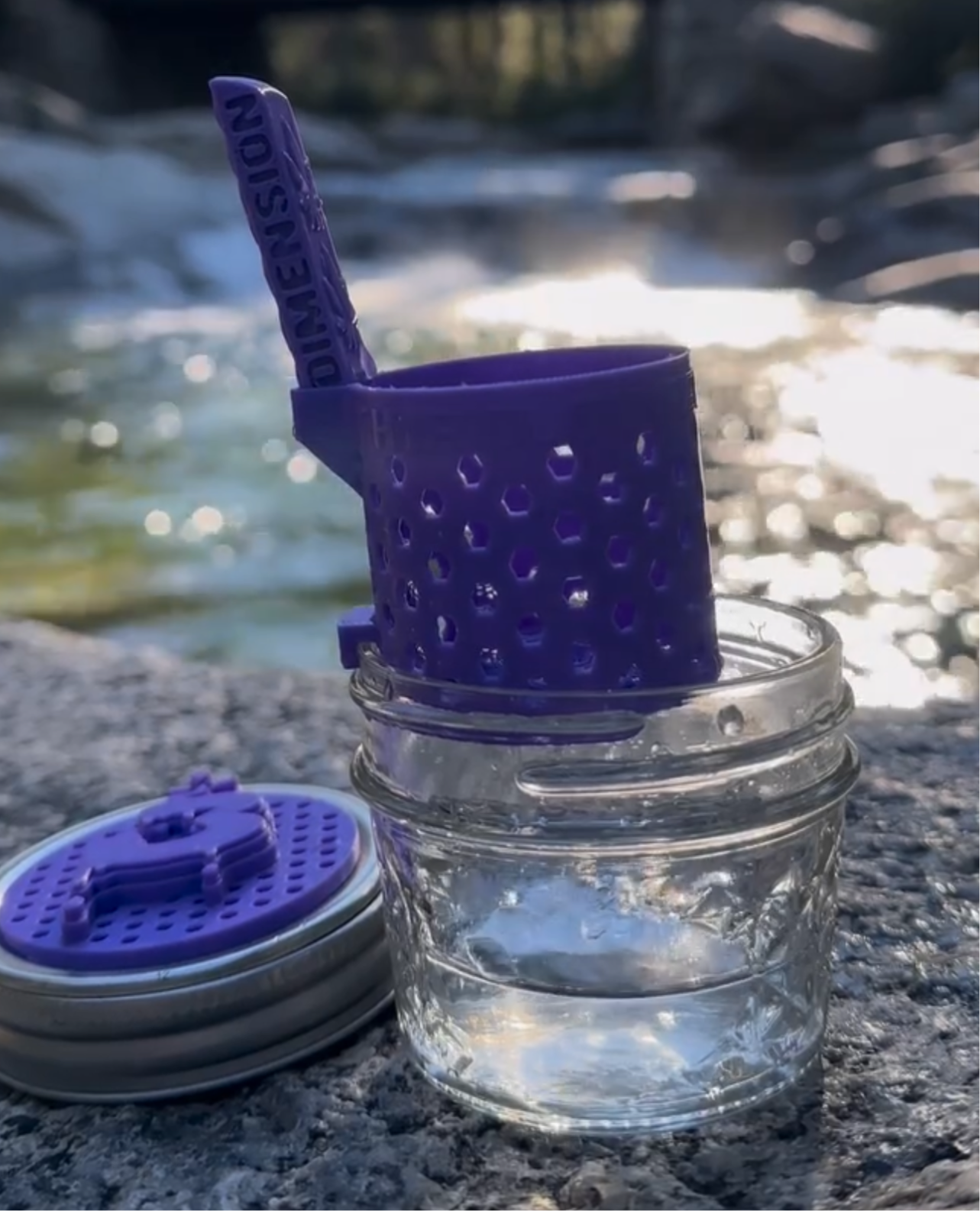 Mini isoak mason jar for cleaning your glass and quartz